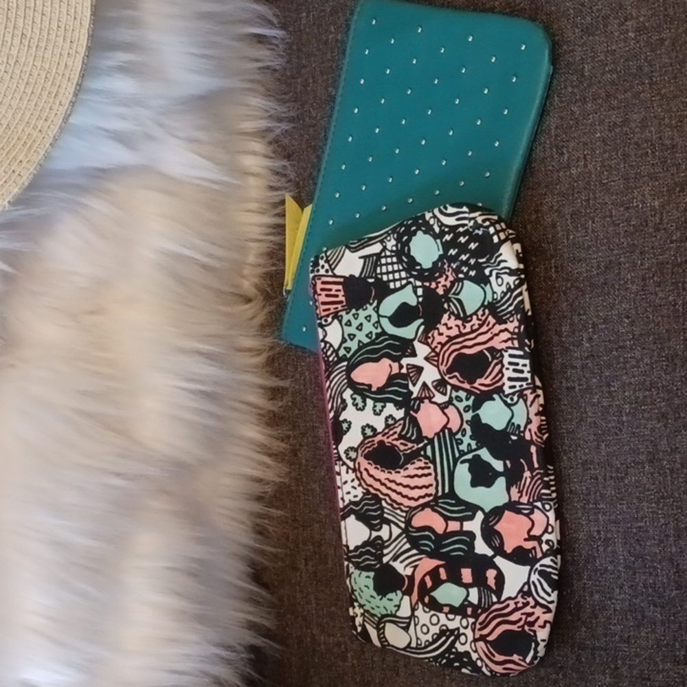 Ipsy green black white cosmetic makeup bags case bundle of two